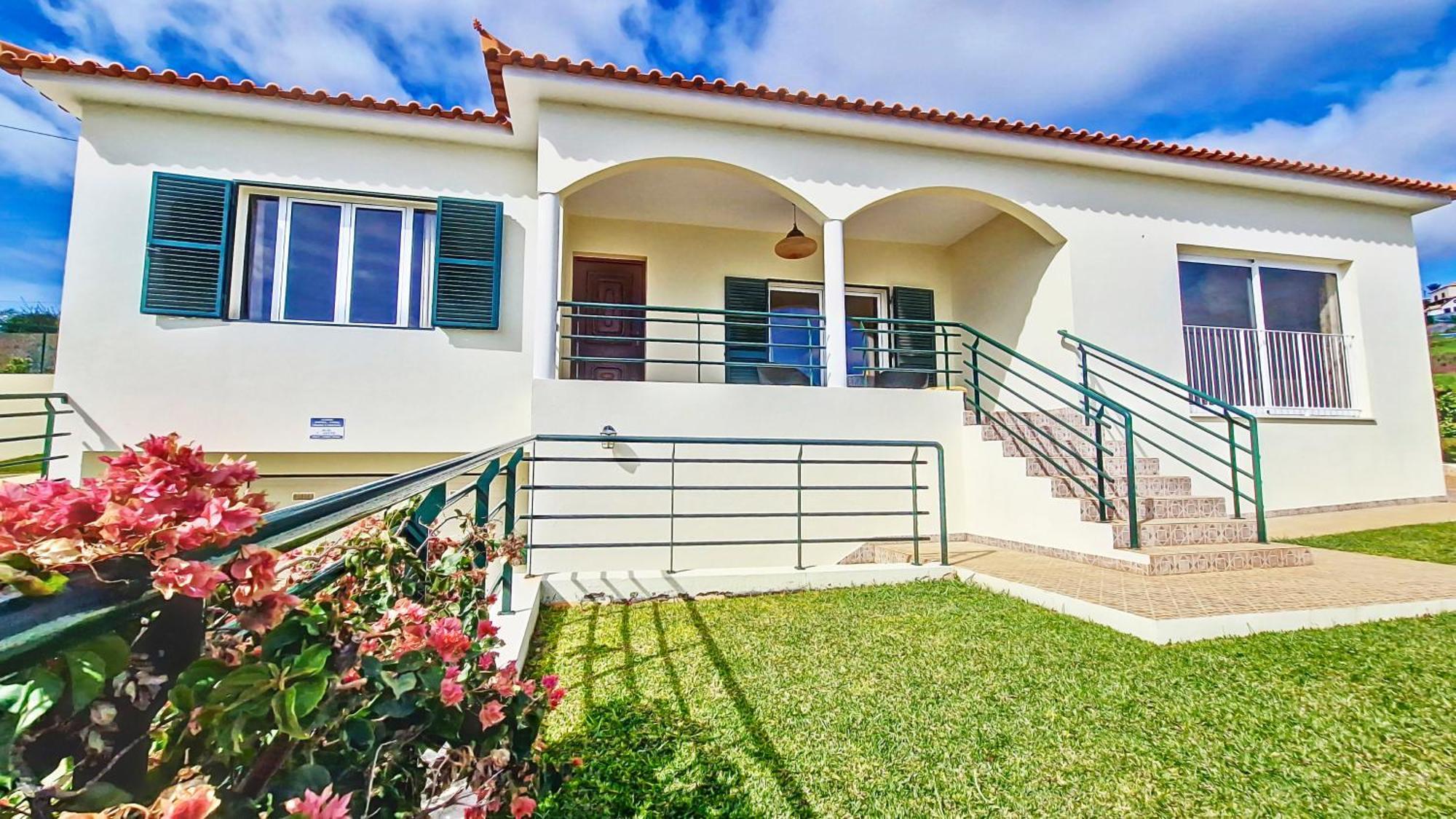 Casa Eleanor By Lovelystay Calheta  Exterior photo